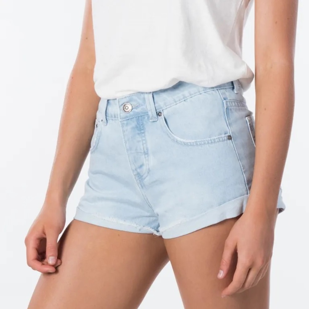 Rip Curl Amy Denim Short ll light blue Size-26